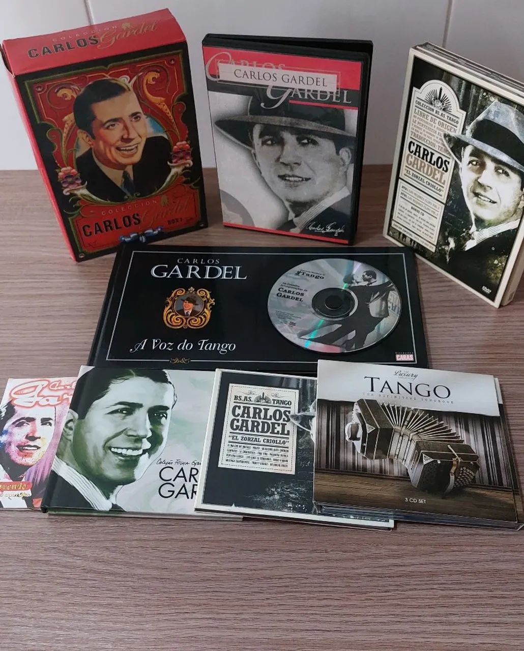 Kit colecionador Carlos Gardel e tangos CDs e Dvds - Foto 3