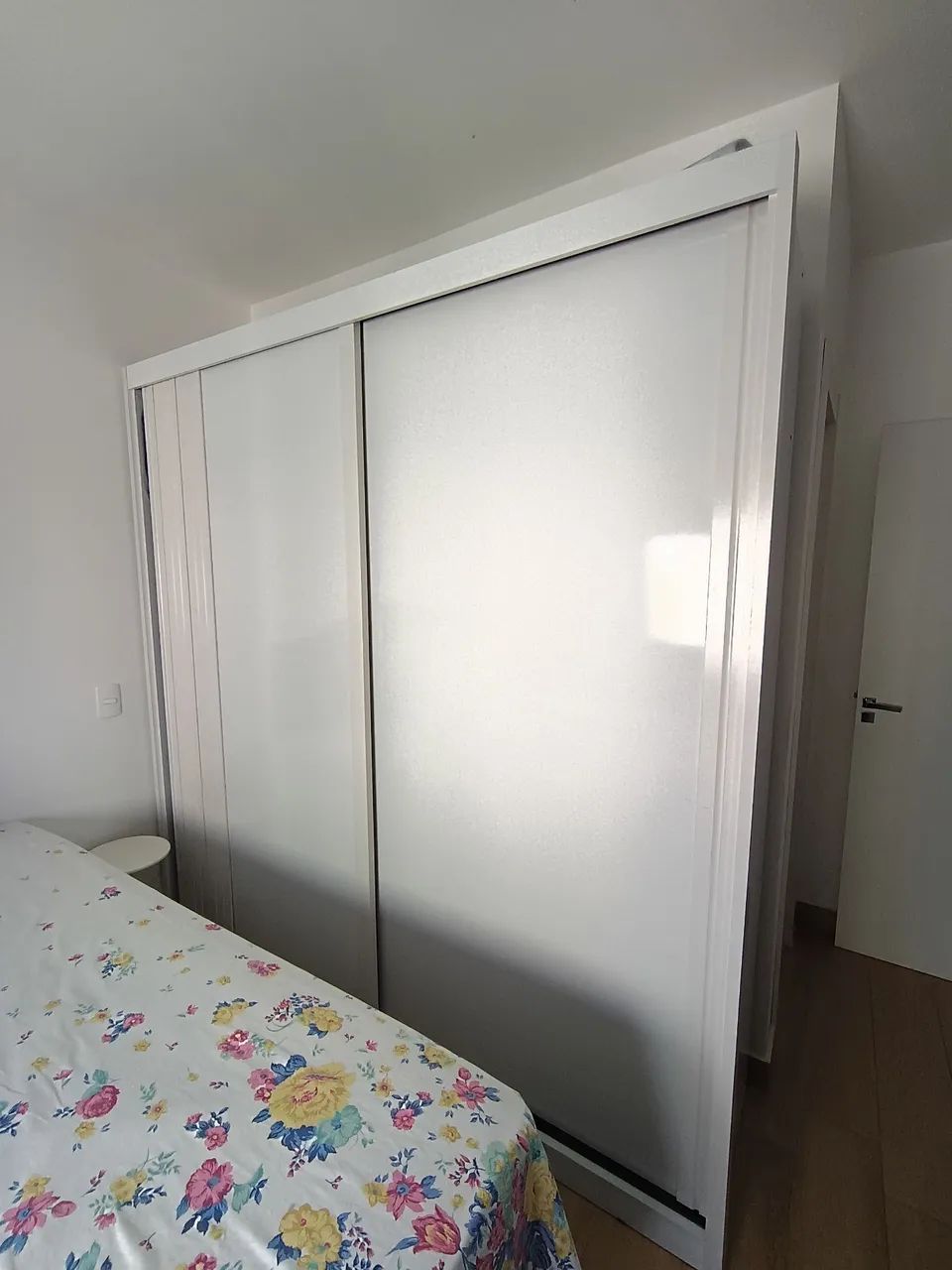 Guarda roupa de casal MDF - Foto 3