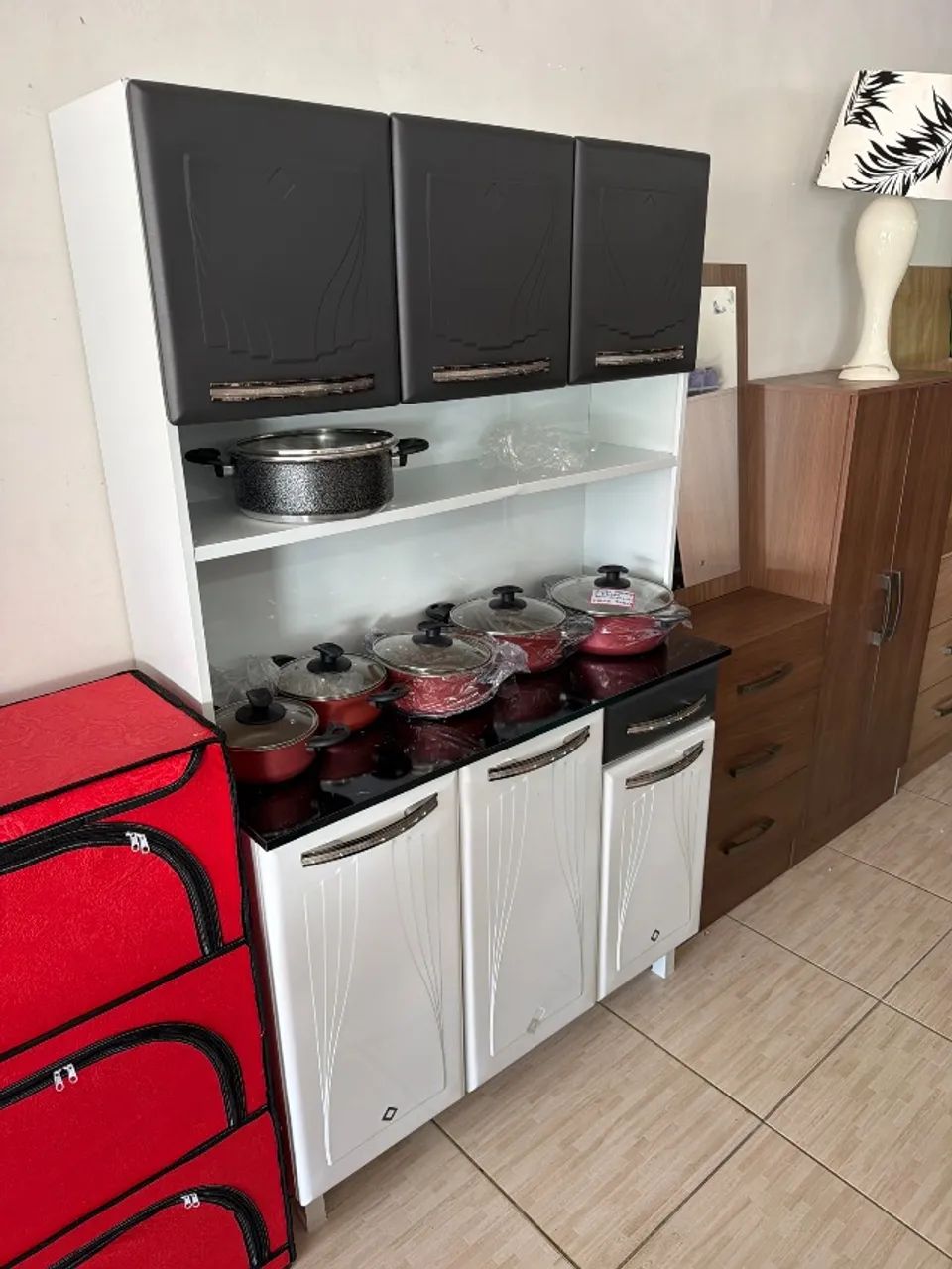 ARMÁRIO EM AÇO NOVO