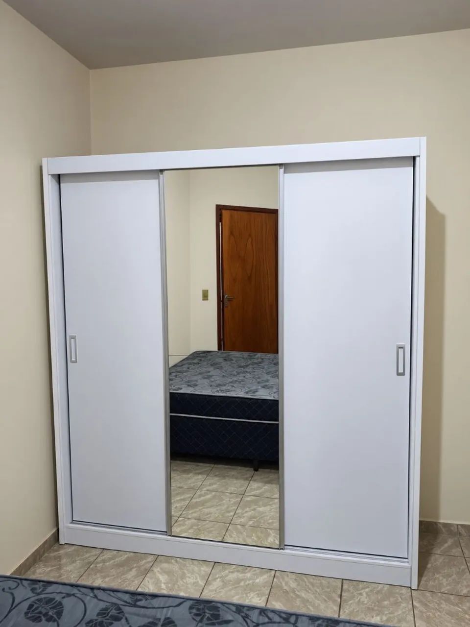 Guarda roupa casal com espelho 