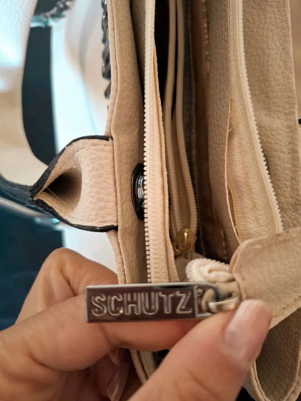 Bolsa Off White Schutz - Foto 5