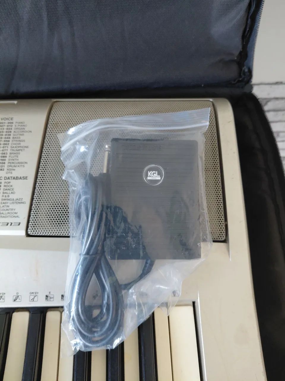 Vendo teclado Yamaha PSR E313, em perfeito estado - Foto 4