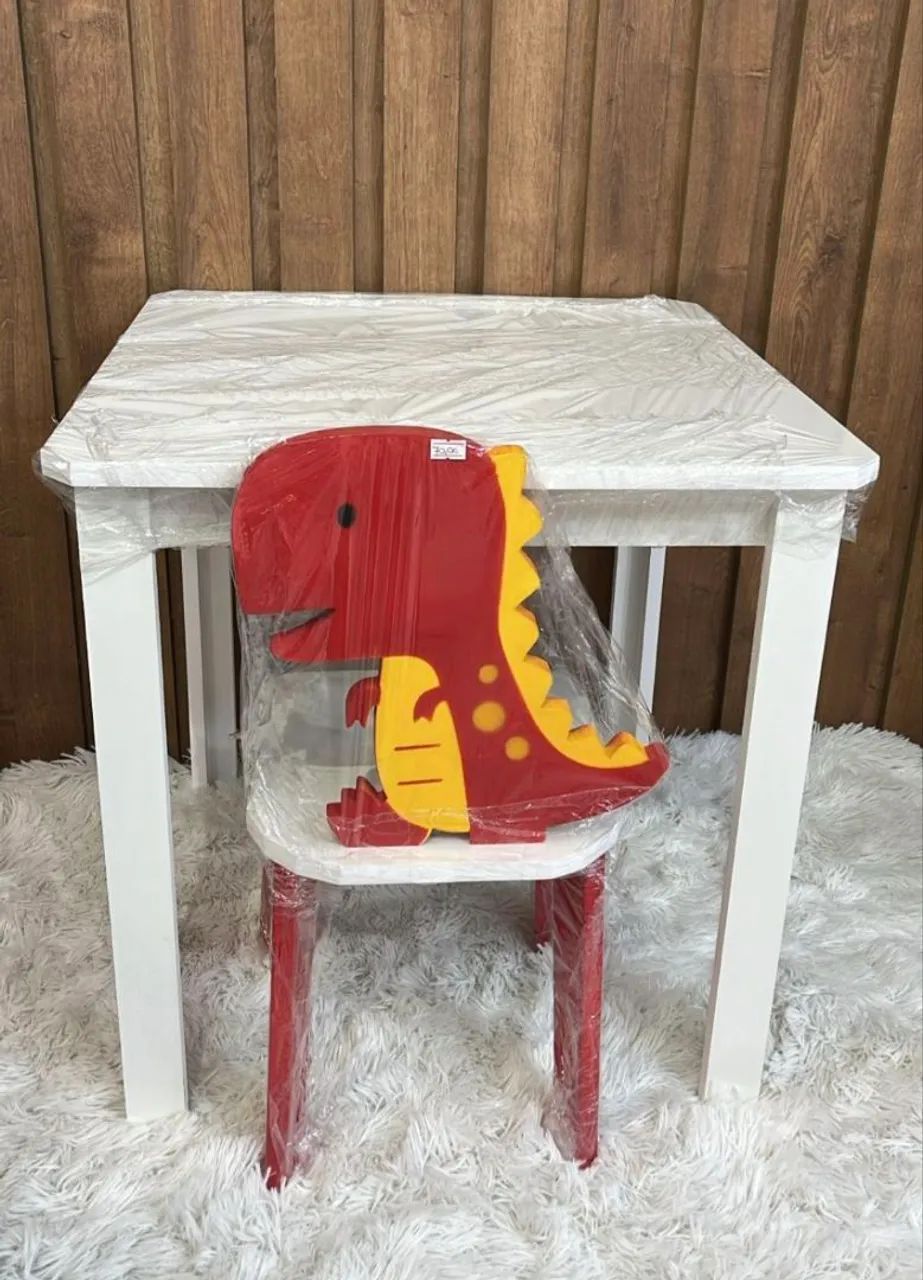 Mesa e cadeira infantil mdf novo