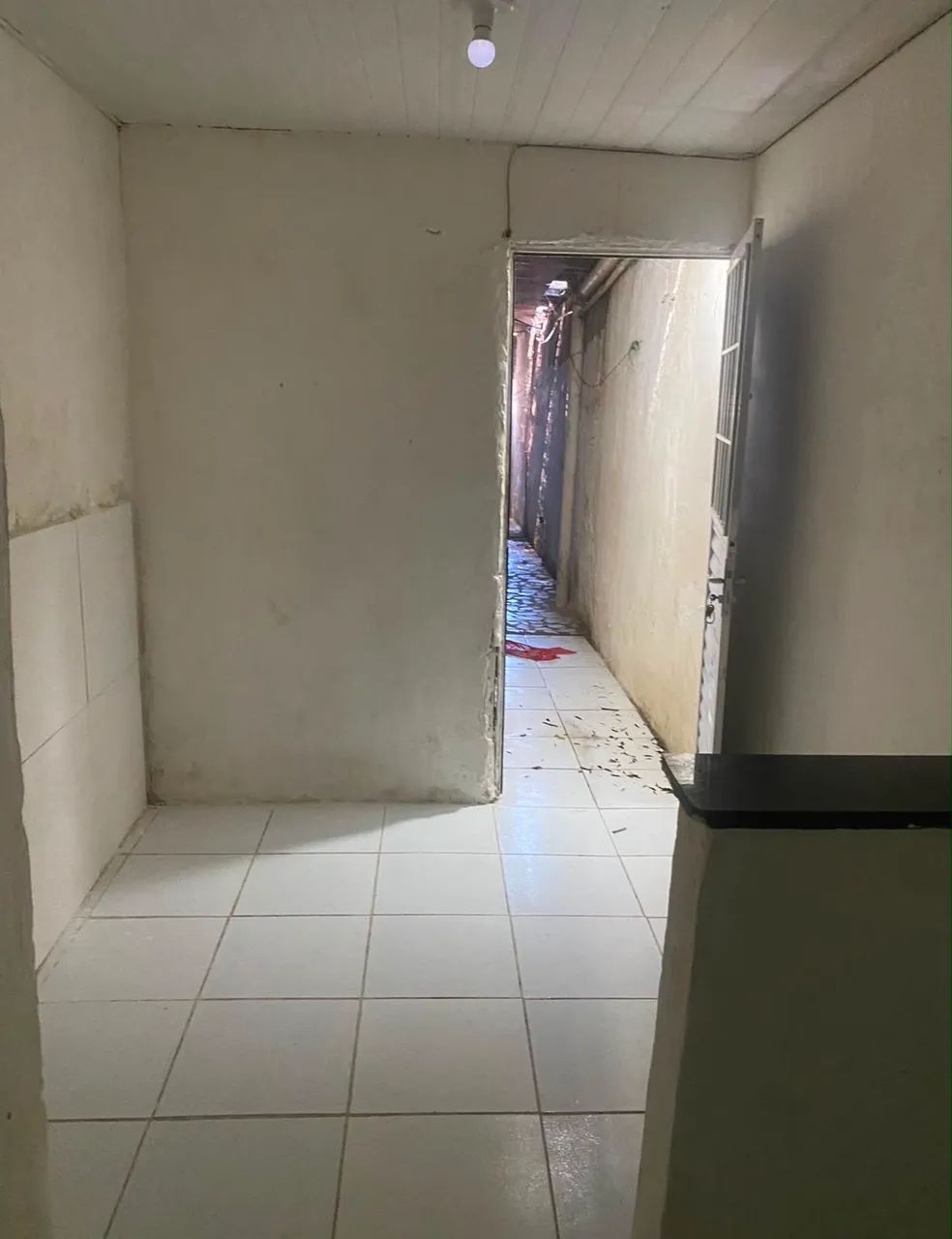 Vendo casa no caxito 35.000 - Foto 2