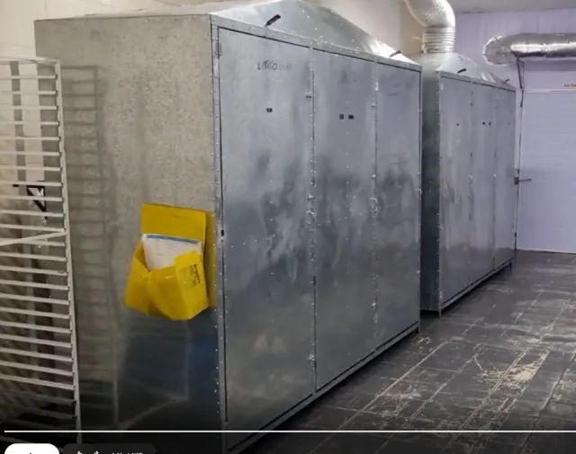 Desidratadora de 3 armarios com 66 bandejas -  Possui 2 unidades 