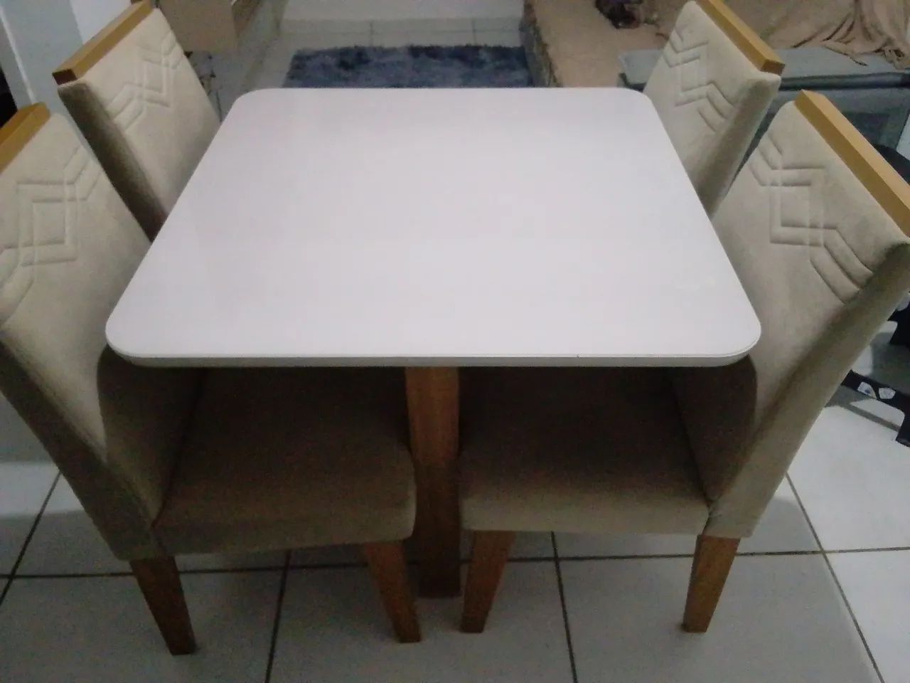 Uma mesa bem delicada  - Foto 2