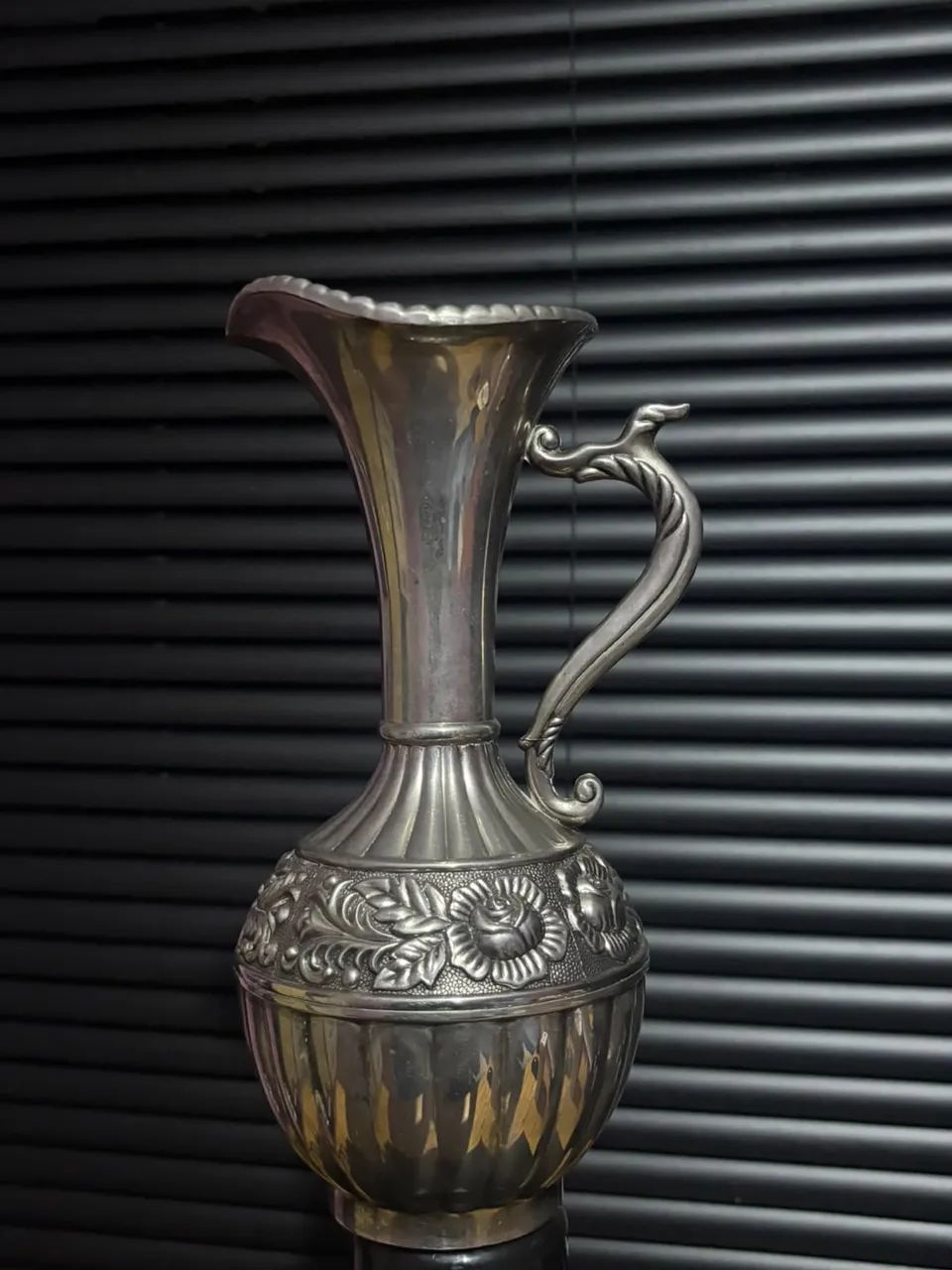Vaso prateado sofisticado 
