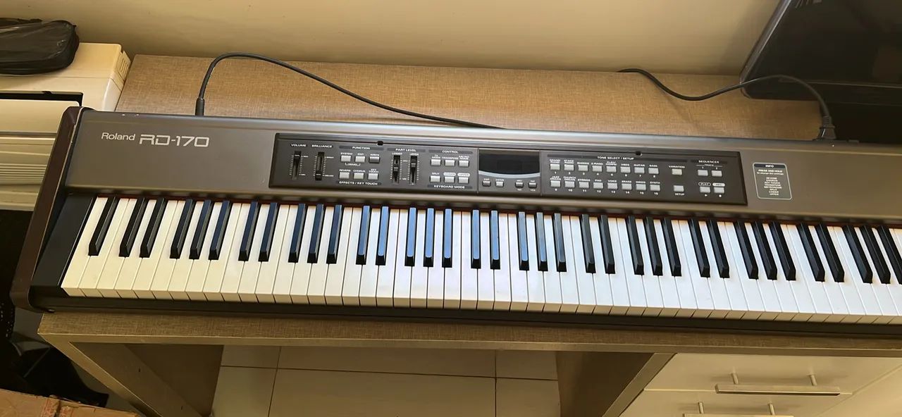 Teclado Roland RD-170 - Foto 4