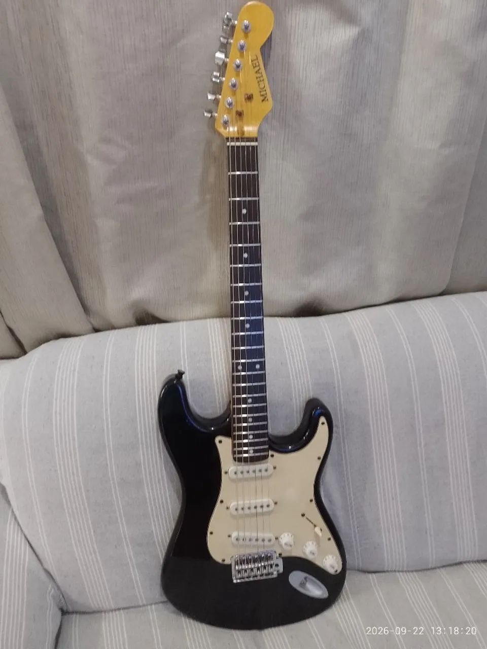 Guitarra stratocaster Michael black - Foto 3