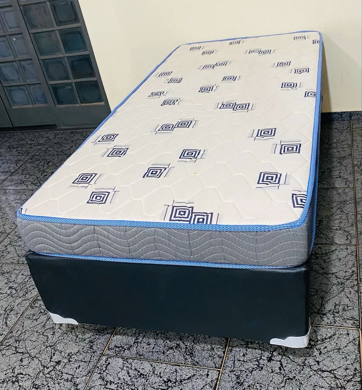 CAMA BOX SOLTEIRO  COLCHÃO ORTOBOM PERFEITO ESTADO  - Foto 3
