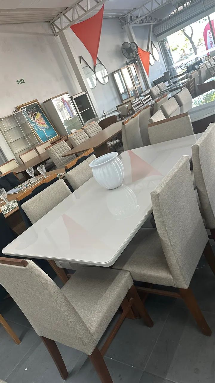 Mesa de jantar pronta entrega de madeira 