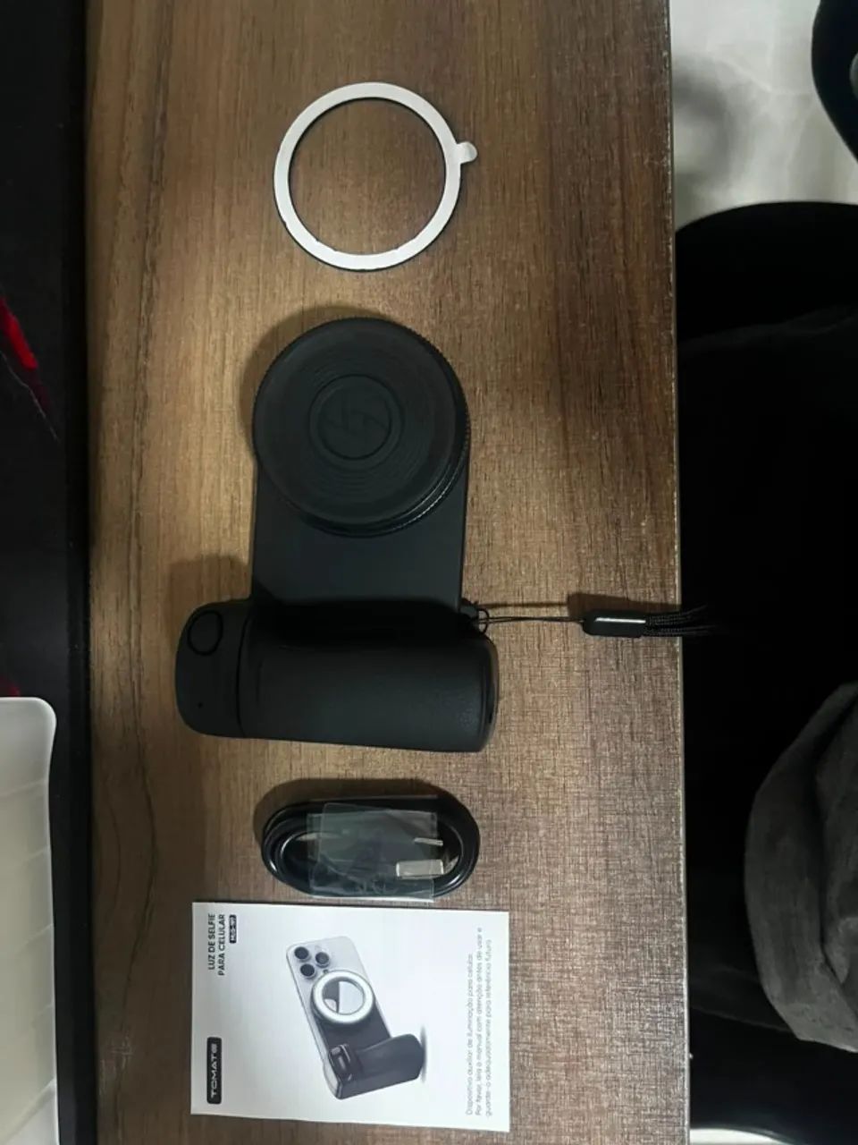 Selfie Magnética para Celular Tomate MLG-197 com Grip e Obturador Bluetooth USB-C - Foto 2