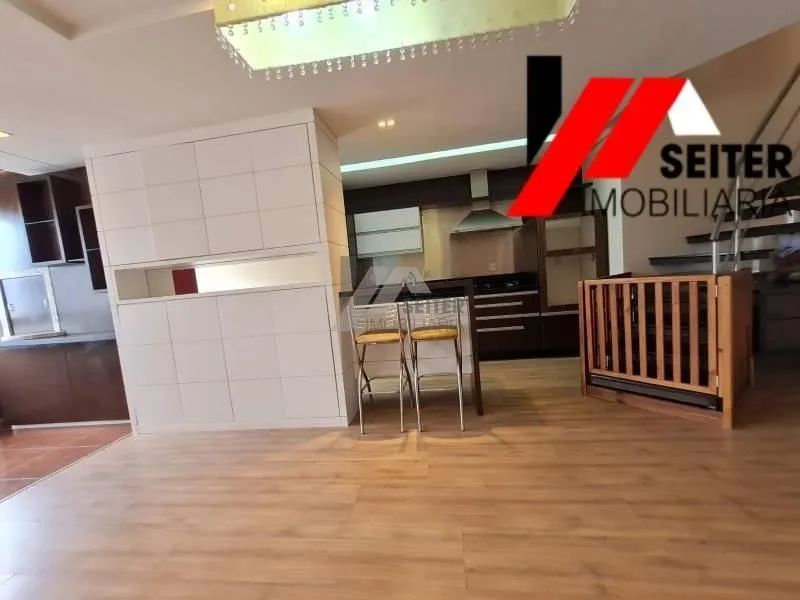 Apartamento Tipo Cobertura para Alugar no Itacorubi