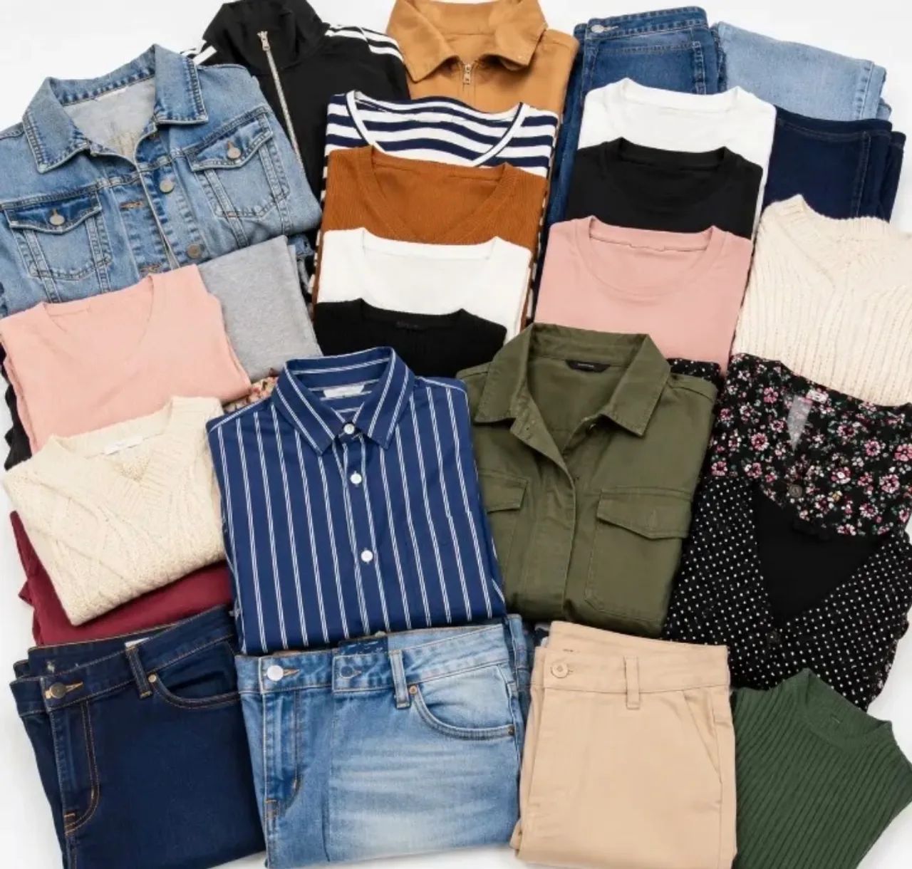 Lote de Roupas (100 peças) para Bazar