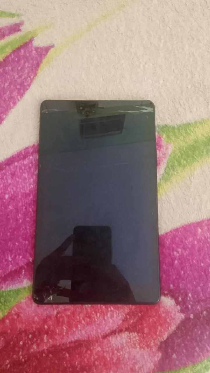 Vendo Tablet sansung usando boas condições aceito troca também,chama no pv 