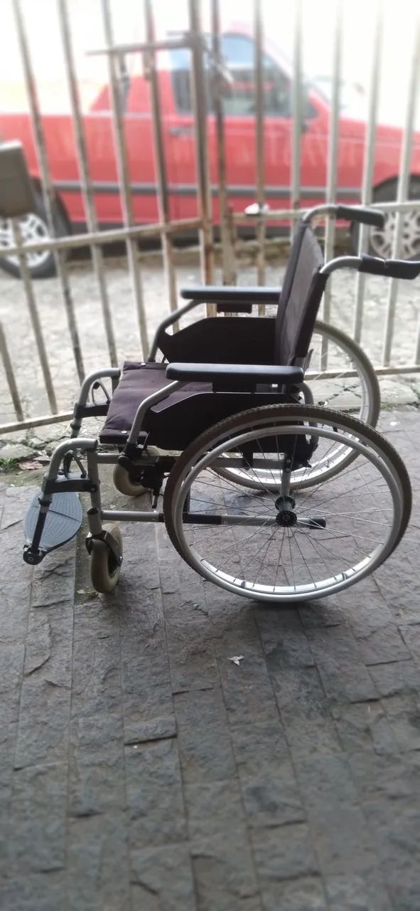 Cadeira de roda dobrável 