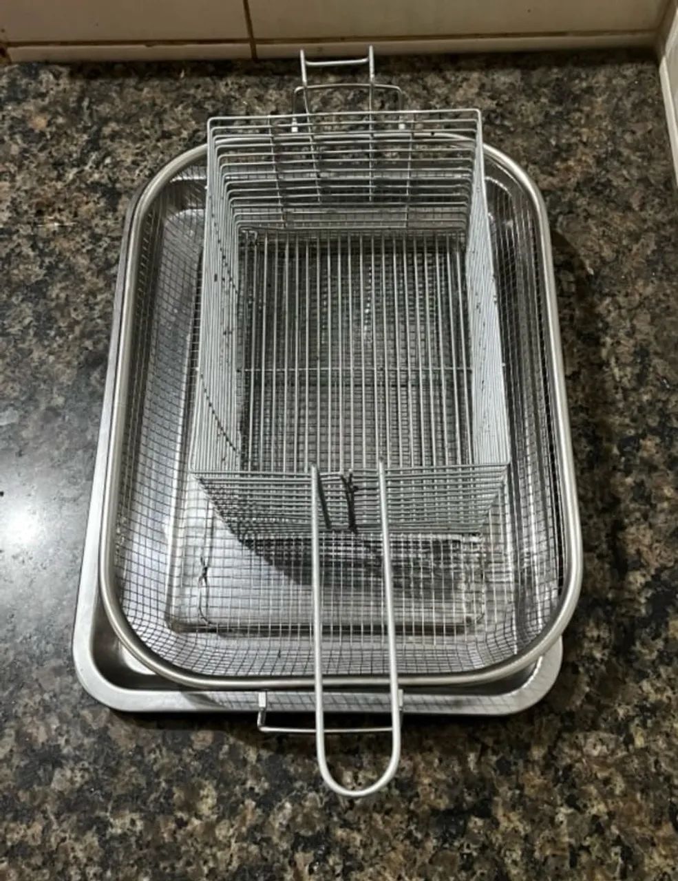 Fritadeira elétrica industrial (7 litros)
