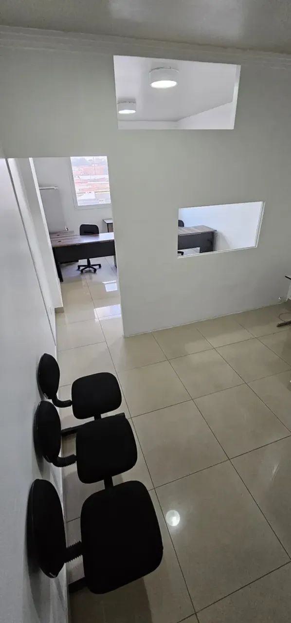 Alugo Sala Comercial Mobiliada na Areinha. - Foto 4