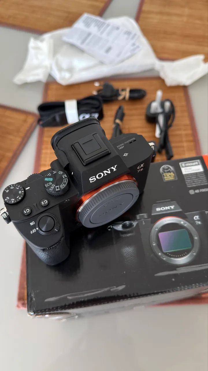 Câmera Sony A7 III COMPLETA E NOVA  - Foto 4