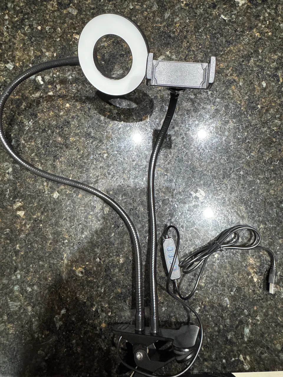 Suporte flexível de celular com ring light pra vídeos de streamers  - Foto 2