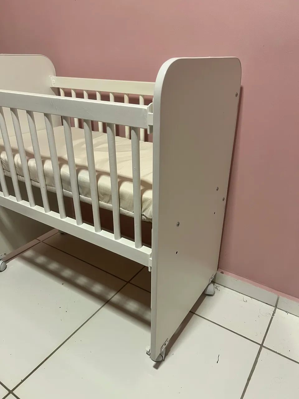 Mini berço com colchão  - Foto 4