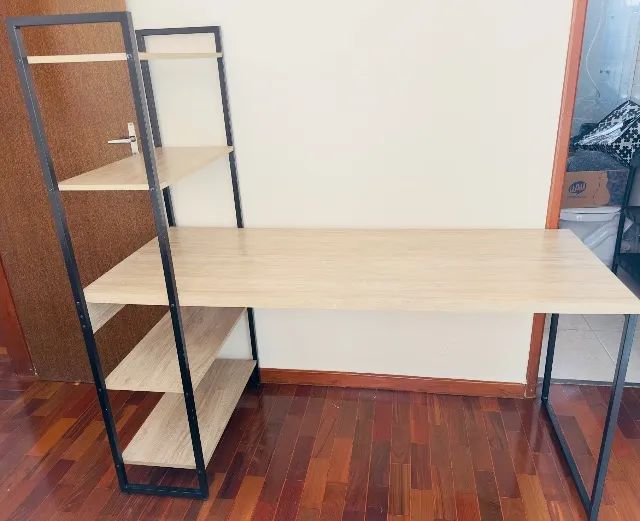 Mesa de estudos/home office 