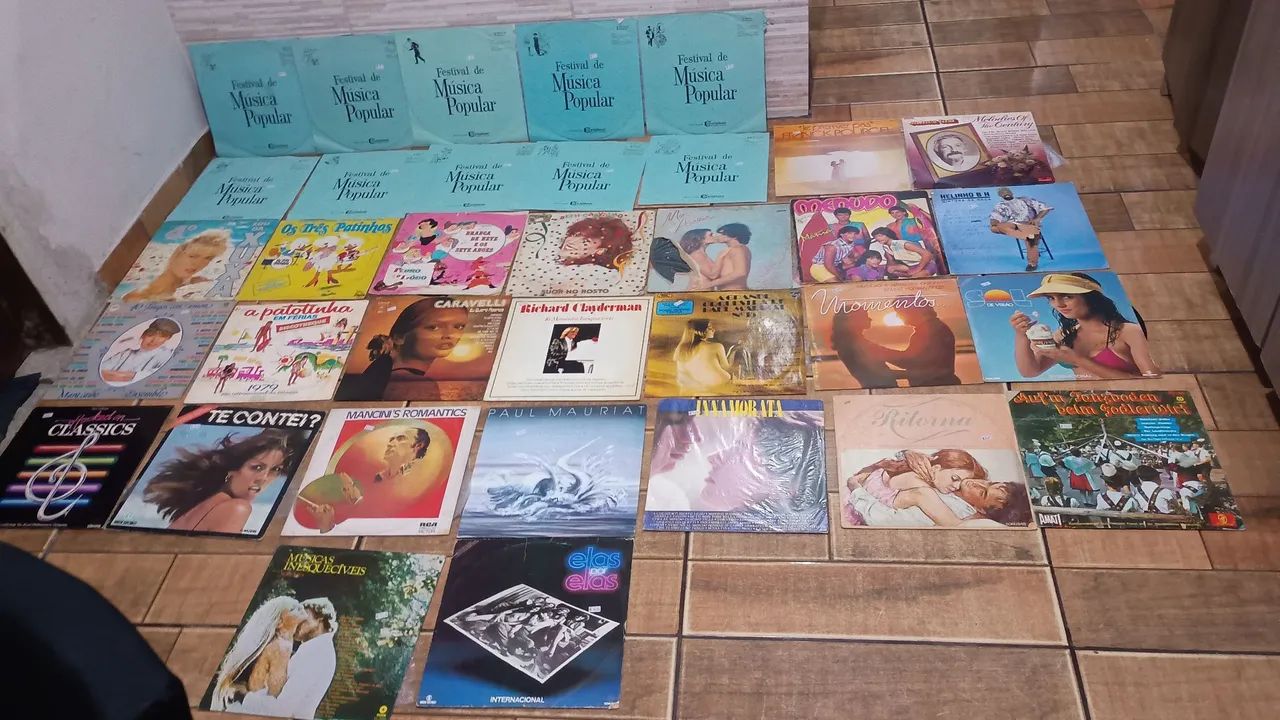 Lote de discos com 35 unidades