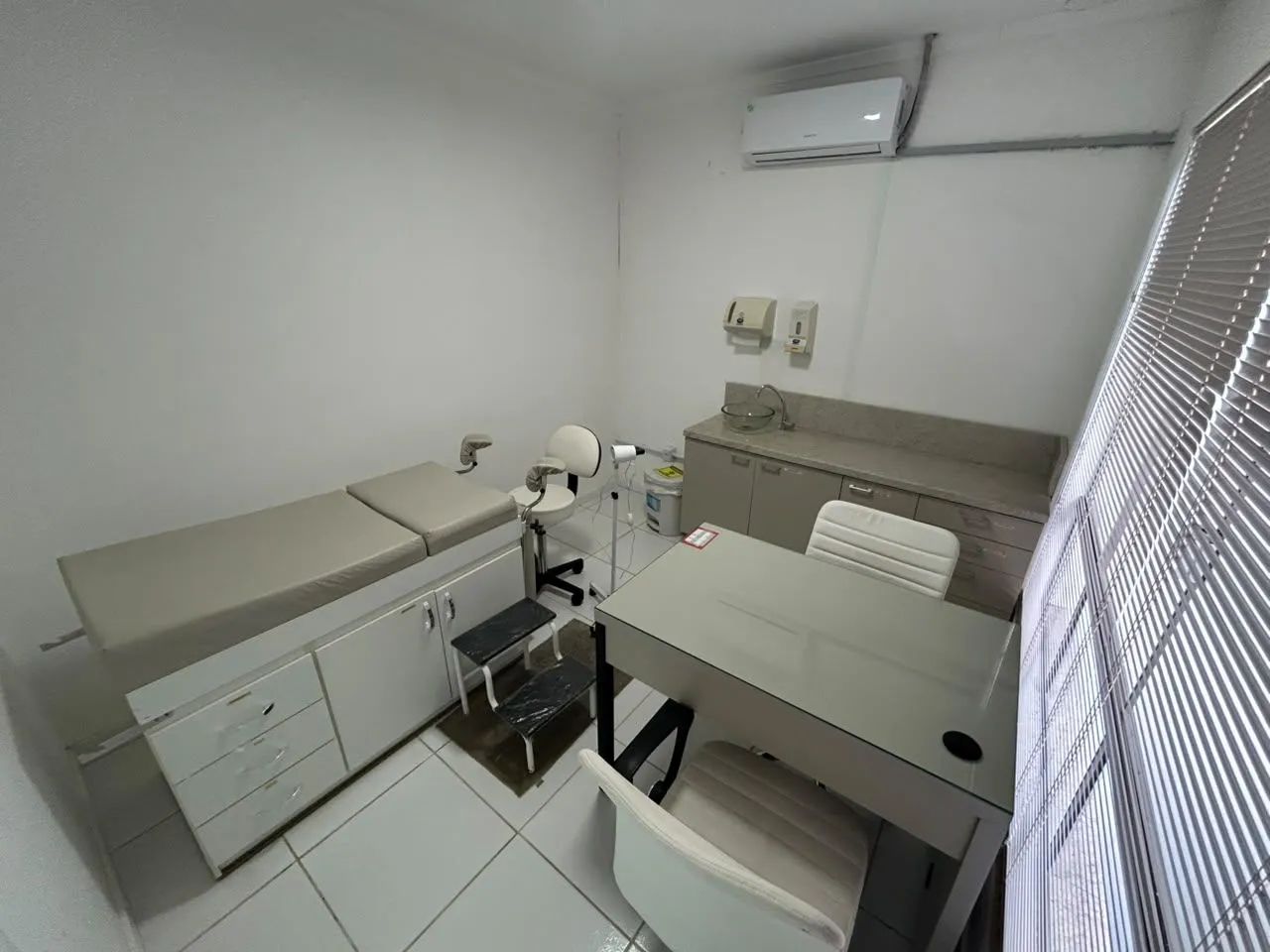 CONSULTÓRIO MÉDICO COMPLETO