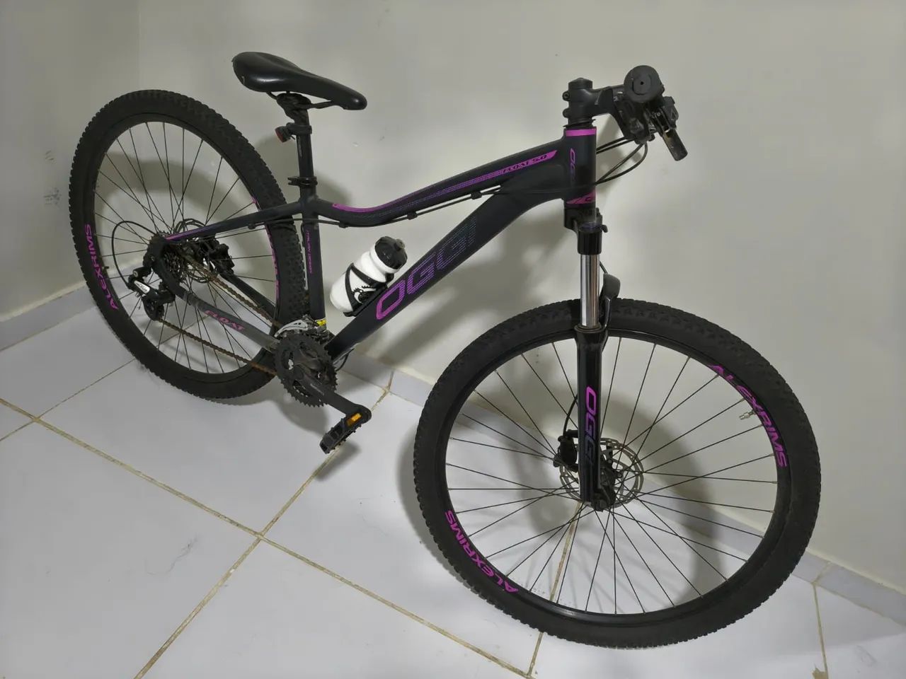 Bicicleta Mtb 29 Feminina Oggi Float Hds 5.0 15,5 Preta/pink - Foto 2