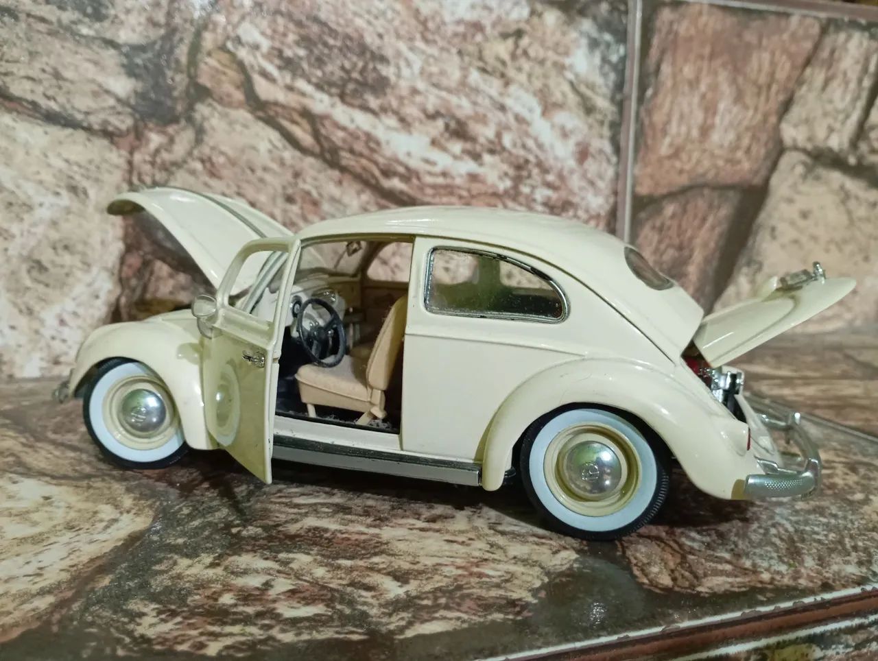 Burago VW Beetle Miniature 1/18, Used, with Chrome Details