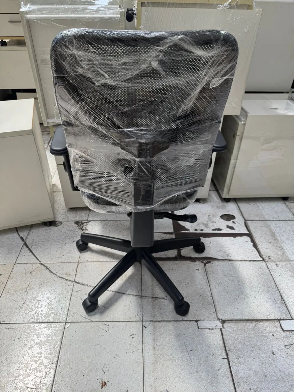 Cadeira Cavaletti muito nova  - Foto 2