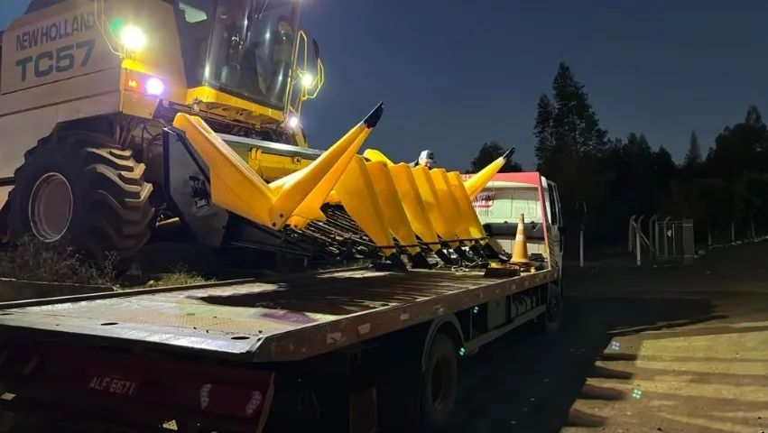 Plataforma de milho New Holland 7 linhas de 45 cm