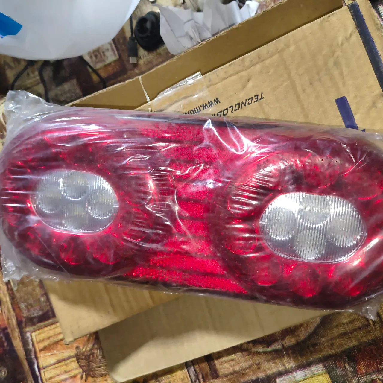 Sinaleira traseira caminhão 