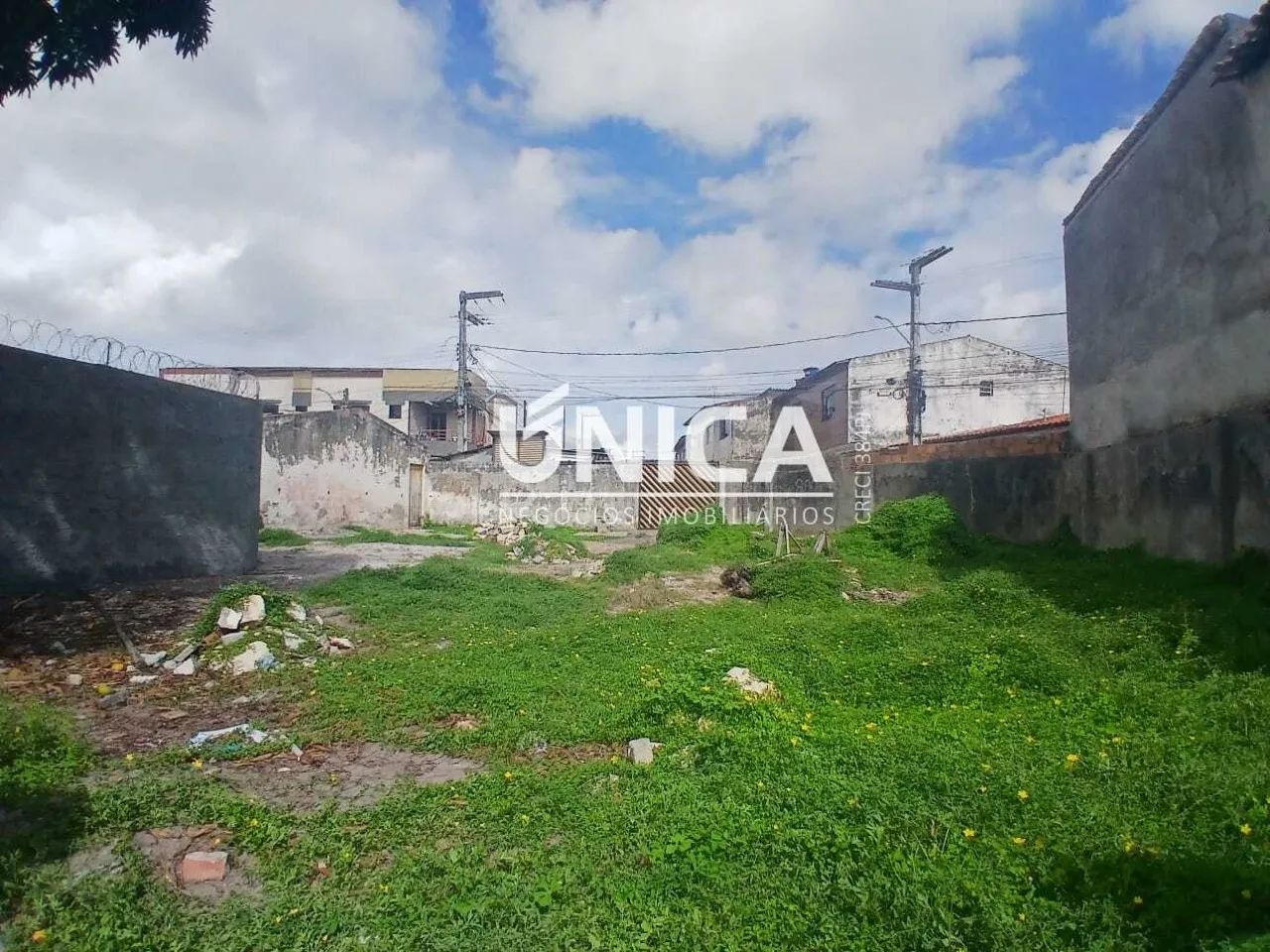 Alugue Terreno com 325m² no bairro São Conrado