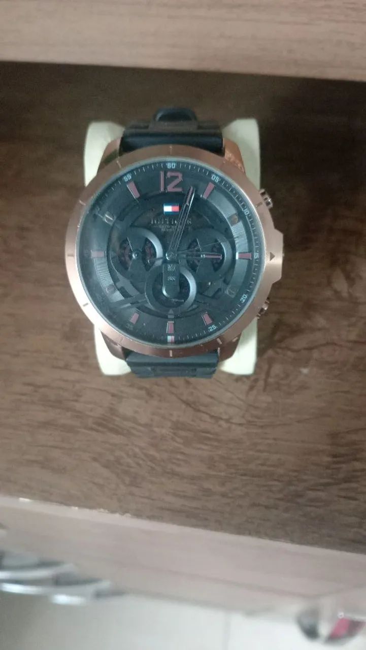 Relógio Tommy Hilfiger Semi novo e multimídia 9 polegadas twin com carplay  - Foto 4