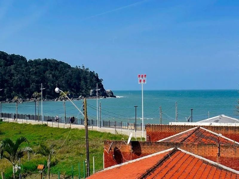Apartamento duplex com linda vista do mar
