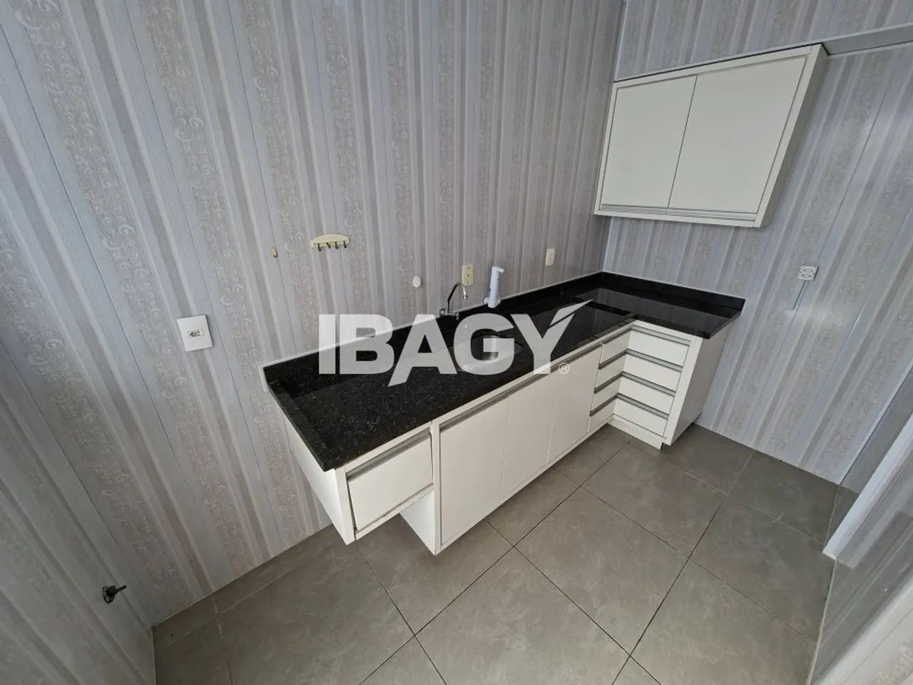 Excelente Apartamento 2 dormitório(s) em Coqueiros - Florianópolis - Foto 5