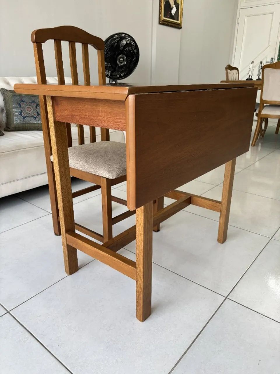 Conjunto Mesa e Cadeira Dobrável em Madeira Maciça - Foto 2