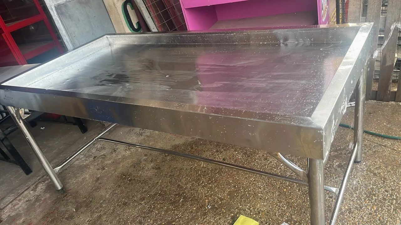 Mesa Expositora em Inox