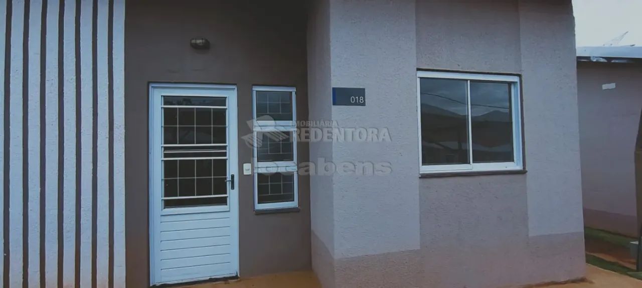 Casa em Condomínio com 2 dormitórios.