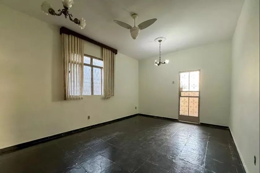 Casa à Venda - Nova Suíssa, 4 Quartos, 360 m2 - Foto 4