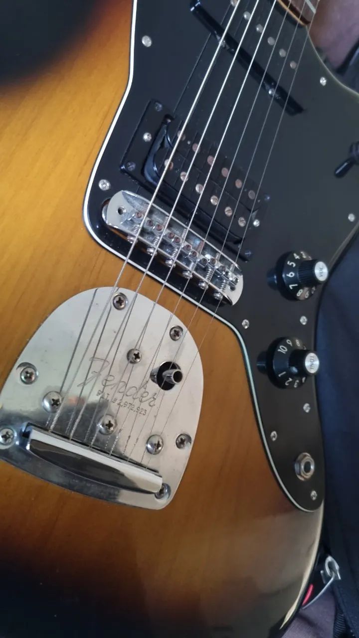 Guitarra Fender Jazzmaster Blacktop - Instrumentos musicais