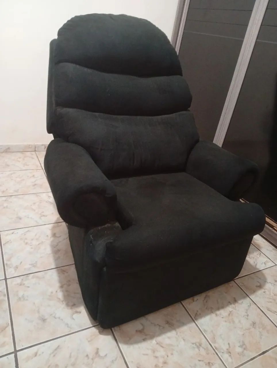Vendo está poltrona reclinável  - Foto 3