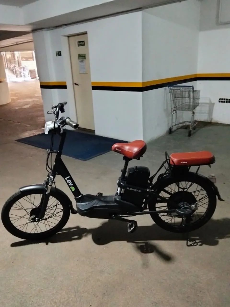 Bicicleta elétrica Leve
