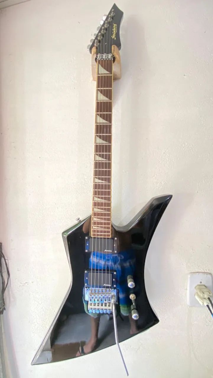 Guitarra explorer strinberg clg 48