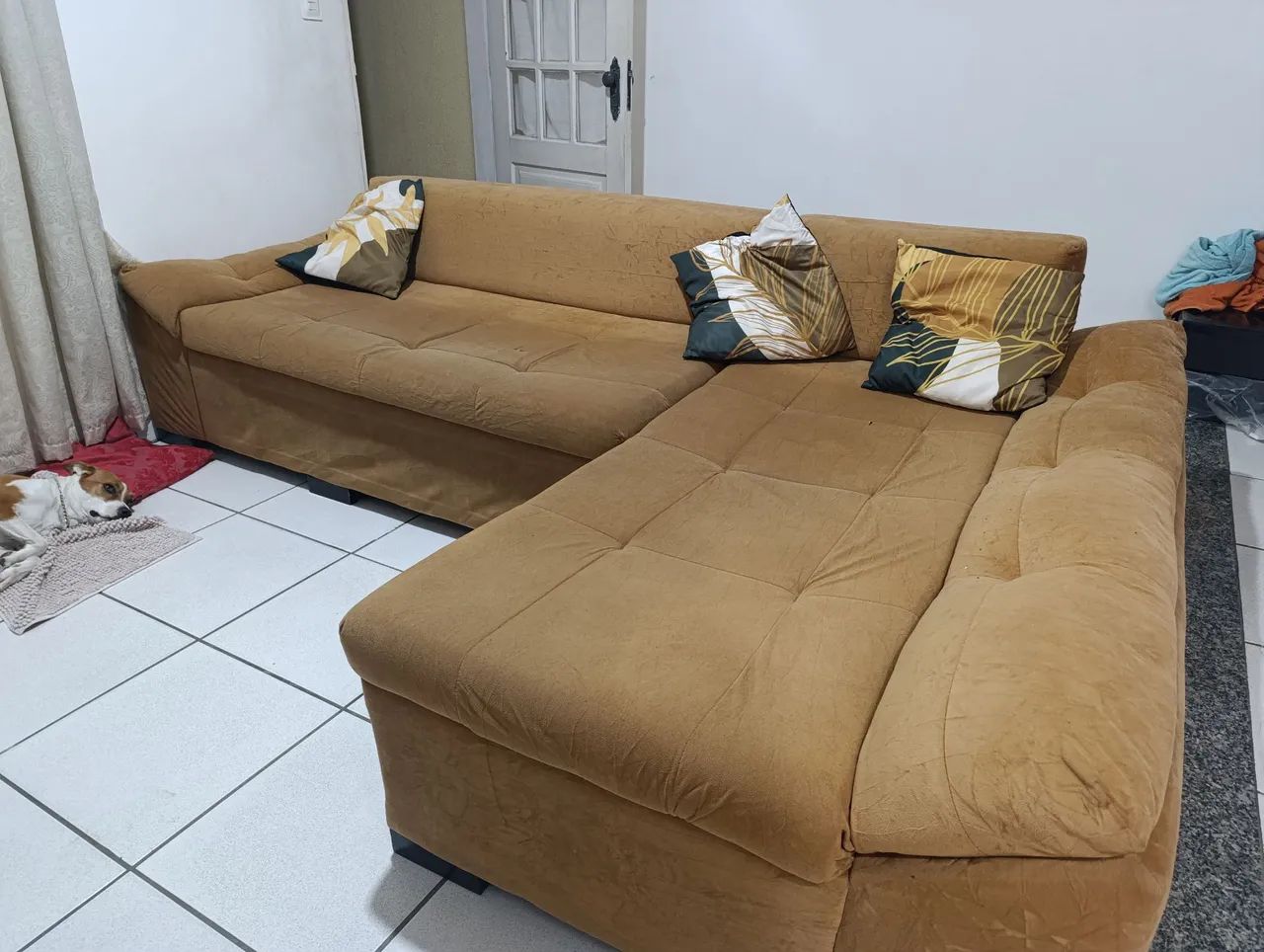 Sofá de sala em formato em L -  Leia o anuncio 