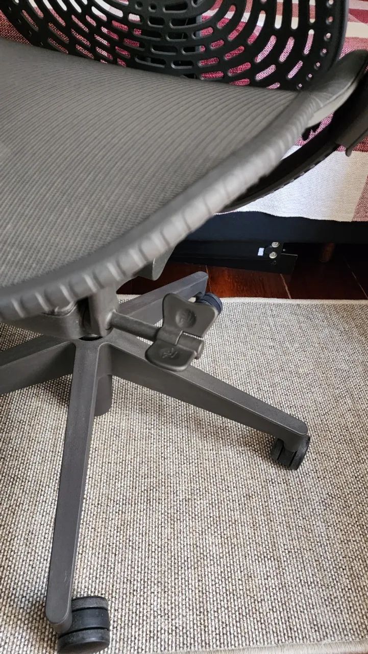 Cadeira Herman Miller Mirra 2 - Foto 5