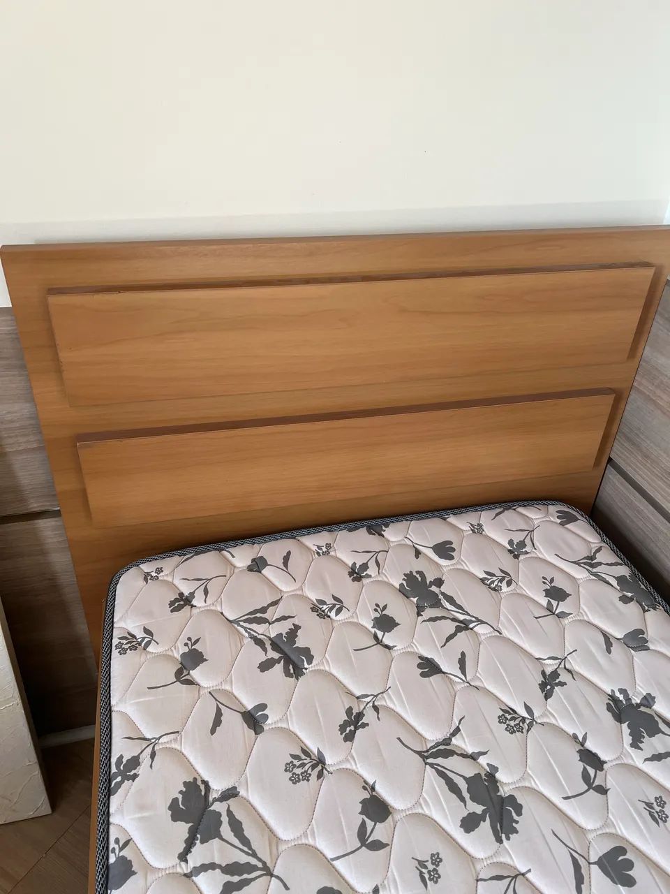 Cama de solteiro com colchão novo sem uso - Foto 4
