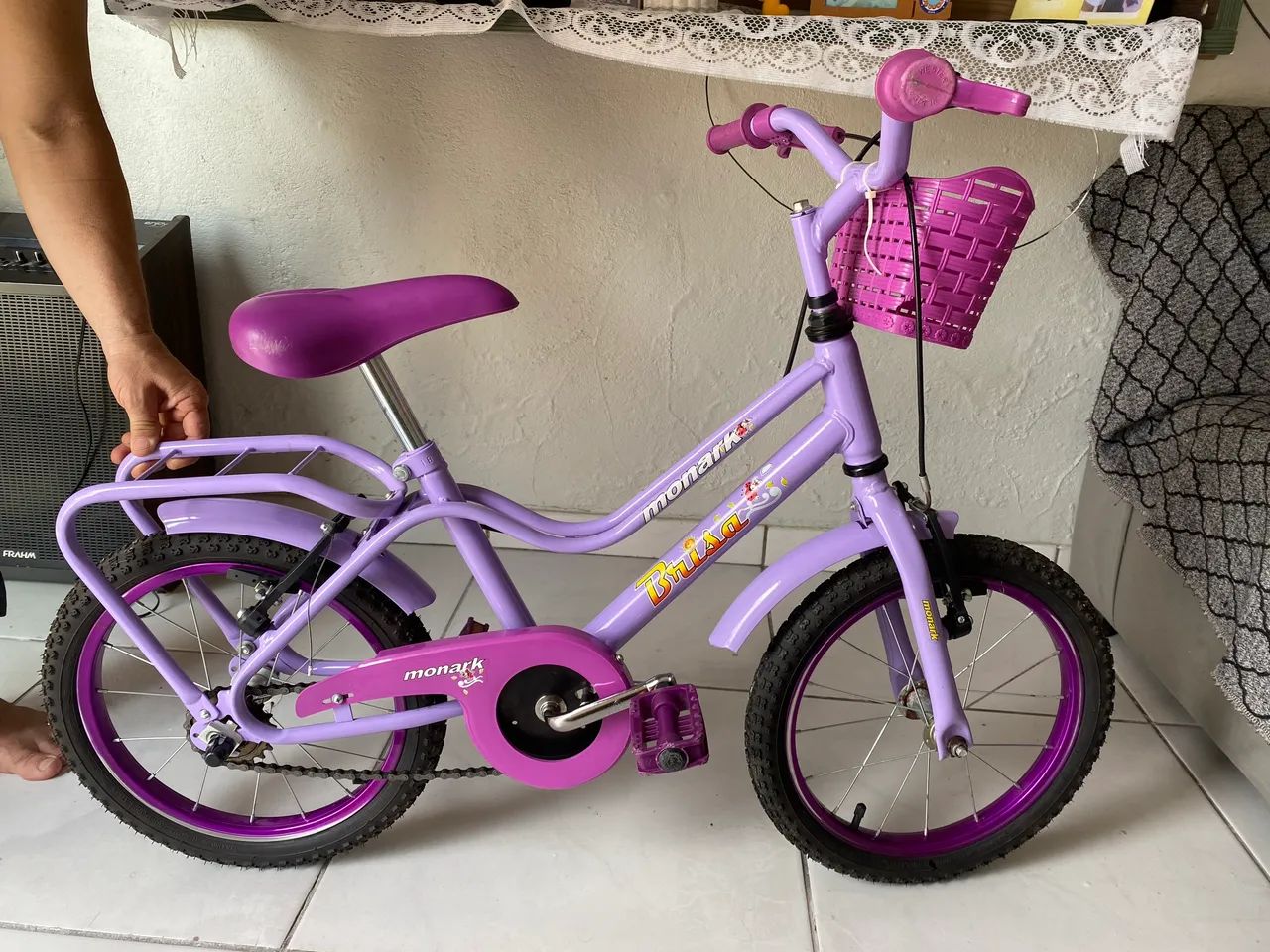 Vendo bicicleta infantil com pouco tempo de uso  - Foto 3