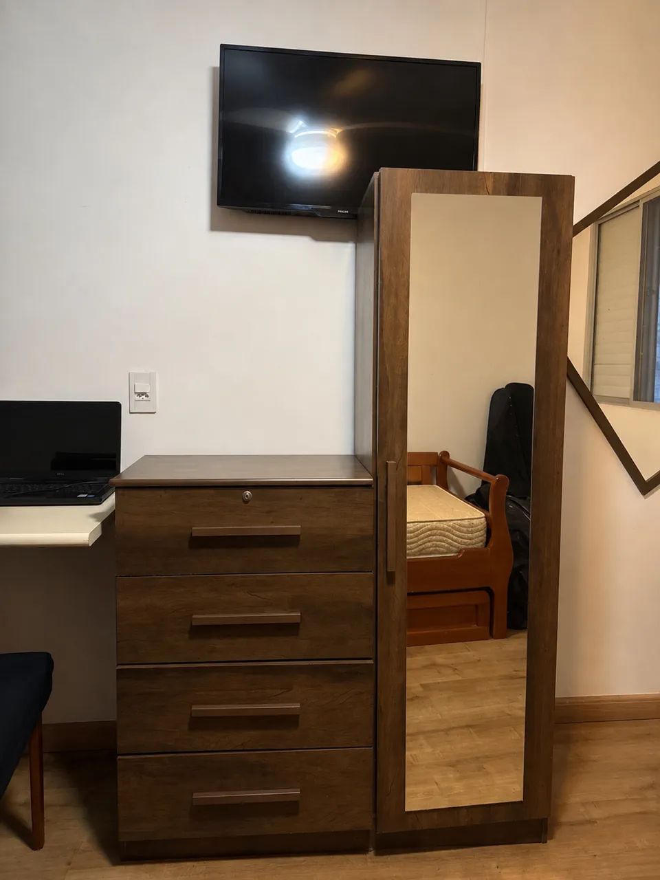 ? Cômoda / Guarda-roupa com espelho ? ótimo estado